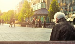 Ouderen kunnen snel eenzaam worden, op de Internationale dag bestrijding ouderenmishandeling besteden we hier aandacht aan