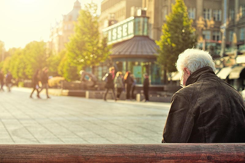 Ouderen kunnen snel eenzaam worden, op de Internationale dag bestrijding ouderenmishandeling besteden we hier aandacht aan